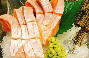 Salmon Rib Bone and Tofu Cream Soup