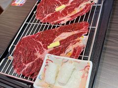 铺天盖地火牛寿司（2枚）-仙隐小鹿中华料理(南宁万象城店)