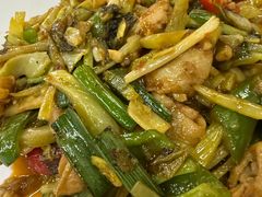 酸菜炒大肠-南沙辉记烧鸡·荔枝木炭火吊烧(旧镇店)