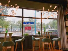 靠窗位-ZING COFFEE 镜咖啡