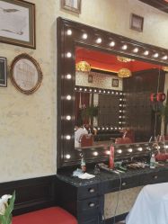 -东方先生国潮男士理发馆