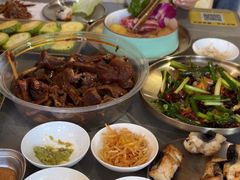 -围炉肉舍•炭烤活鳗•丹东海鲜烤肉(步行街店)