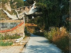 -大平台龙居瀑布旅游区