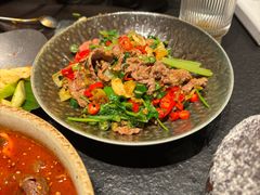 土寨腌菜黄牛肉-Ameigo梅果·云贵川bistro(长宁来福士店)