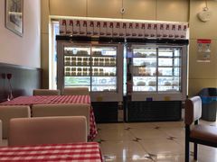 -红宝石·鲜奶小方·海派西点房(南丹店)