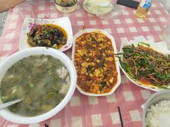 -洪霞餐馆