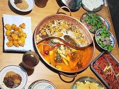 -洱火云南酸菜牛肉火锅(石景山当代商城店)