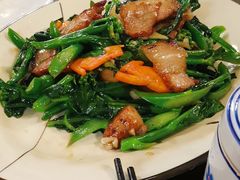蜜汁叉烧炒芥兰-酱皇乳鸽(富威大厦B座店)