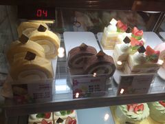 -花花卷卷·鲜食蛋糕(静安久光百货店)