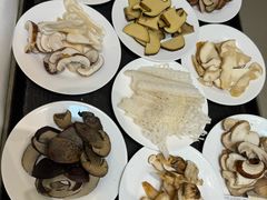 -天宜隆蘑菇宴火锅(石景山旗舰店)