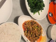 -渝信川菜 · 川味家常菜(财富购物中心店)