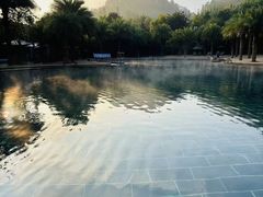 -腾冲洞山温泉村