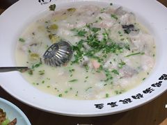-严记小天府酸菜鱼(西四路店)