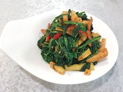 -汗腾格里·风味餐厅(新疆驻京办店)