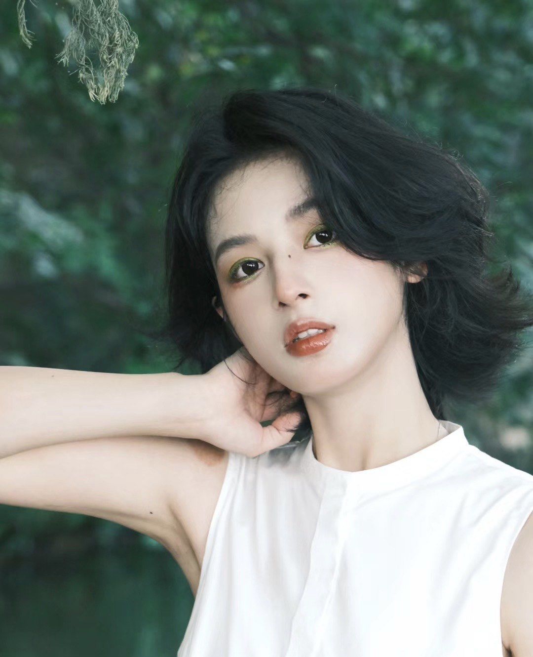 短发精灵感妆容