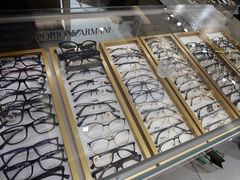 -美式眼镜·授权蔡司.依视路.尼康.豪雅.明月(人民广场店)