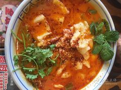 -云海肴·汽锅鸡·云南菜(天山百盛优客店)