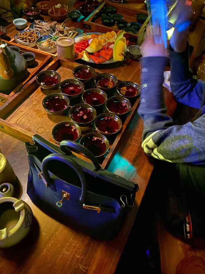 宁波探店| 解忧坊 地址:城隍庙毛衙街20号 营业时间:周一至周日19:00