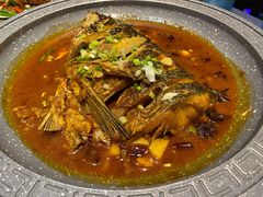 章丘铁锅烧鱼头-章丘宴(唐人中心店)