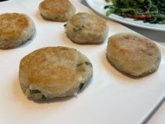煎莲藕饼拼煎虾饼-花城苑广府菜(侨鑫店)