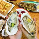 让我更惊艳到的 是他家生蚝 真的是比手还大！