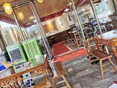 大堂-岳记兴隆·青城腊排铜火锅(融创店)