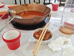 -毛辣果·贵州红酸汤牛肉火锅(西单店)