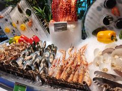 -亚洲国际大酒店·云顶阁旋转自助餐厅