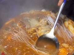 -鱼窝棚柴火铁锅炖(富山屯店)