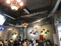 大堂-巴四老城区炭火蛙锅(张江店)