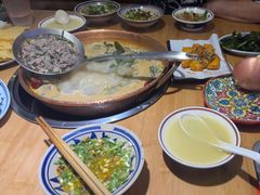 -洱火云南酸菜牛肉火锅(石景山当代商城店)