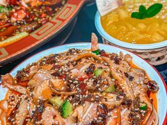 -烧哥美蛙肥肠鱼火锅·十五年社区店