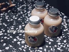 大白兔奶茶-小草莓·Little Strawberry