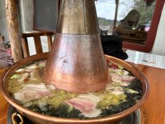 -果松木炭酸菜铜火锅·外婆参鸡汤