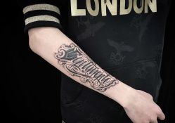 -木子·纹身店TATTOO穿孔·洗纹身