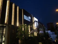 -新华里咖啡书吧(新华书店小寨店)