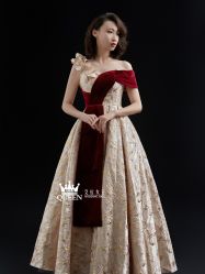 点击看大图 -艾拉·女王婚纱礼服馆