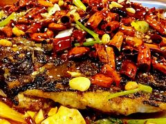 -鸣记脆皮烤鱼·海鲜烤鱼(三八广场店)