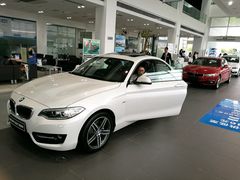 -上海宝宁宝马4S店