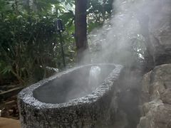 -腾冲洞山温泉村