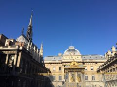 -乐蓬马歇百货公司(Rive Gauche)