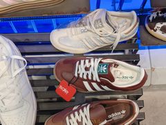 -阿迪达斯(武林银泰三叶草店)