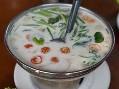 椰奶鸡肉汤-Chom Cafe and Restaurant