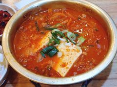金枪鱼辣白菜汤-金北顺大锅家(신사본점)