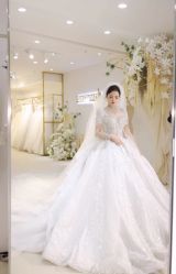 -台湾蔡美月婚纱租赁