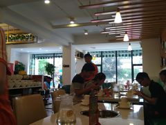 大堂-张大师鸭爪爪特色干锅(南湖店)