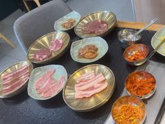 -臻牛烤肉
