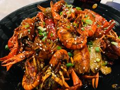 -巴厘龙虾·榜首油焖大虾(音乐学院·沿江酒馆店)
