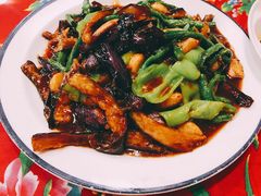 茄子烧豆角-闯关东东北农家菜(崂山石老人店)