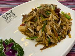 -香巴拉云南餐厅(华莱坞店)